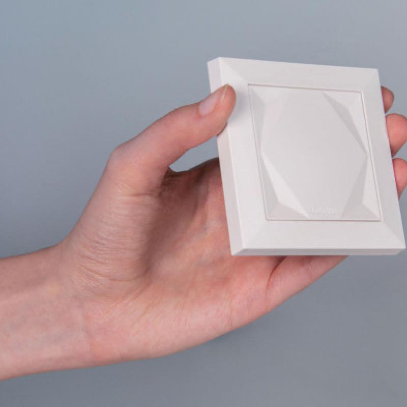 Touch có dây màu trắng LOXONE (100221)